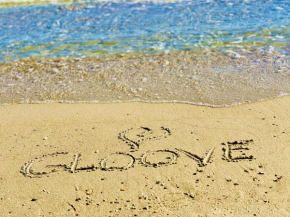 Vikingos beach by Gloove